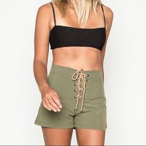 Seea Lulu Retro ‘70’s Surf Board Shorts Olive New L